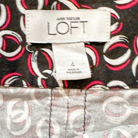 Ann Taylor Loft Black, Pink and White Chain Print Pleated Skirt, EUC, Size 4 - Picture 11 of 11